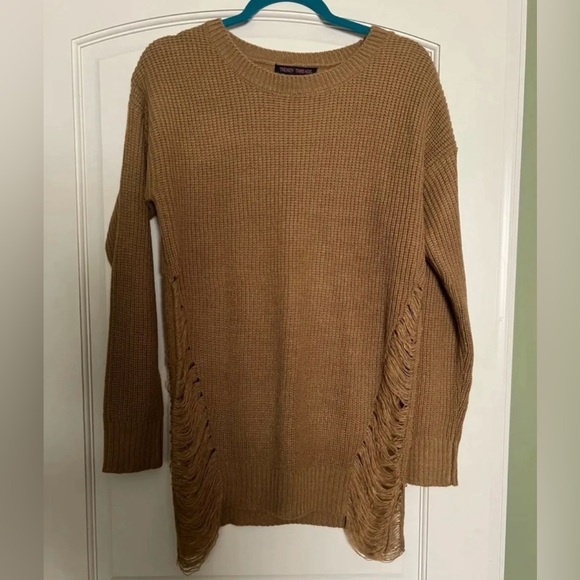 Distressed Sweater - Picture 2 of 5